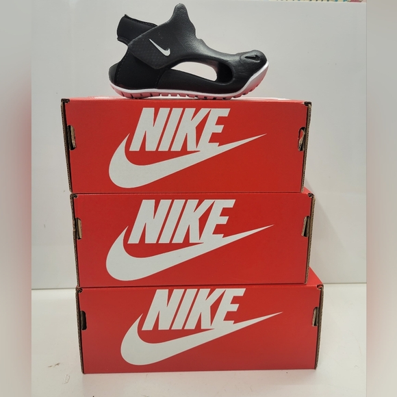 Nike Kids Black and White Sandals Lot Of 3 - Picture 1 of 8